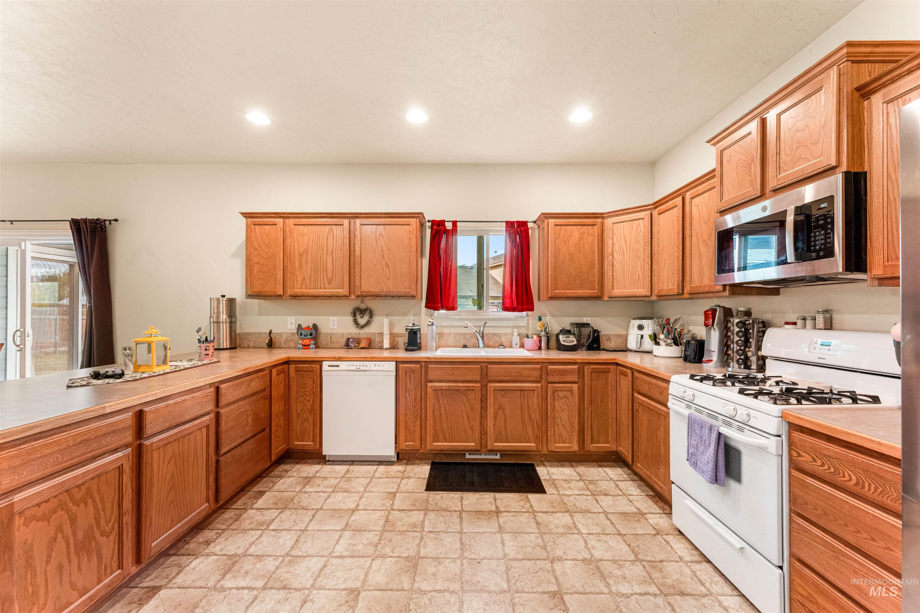 10756 Cocoon Ct. Property Photo 9
