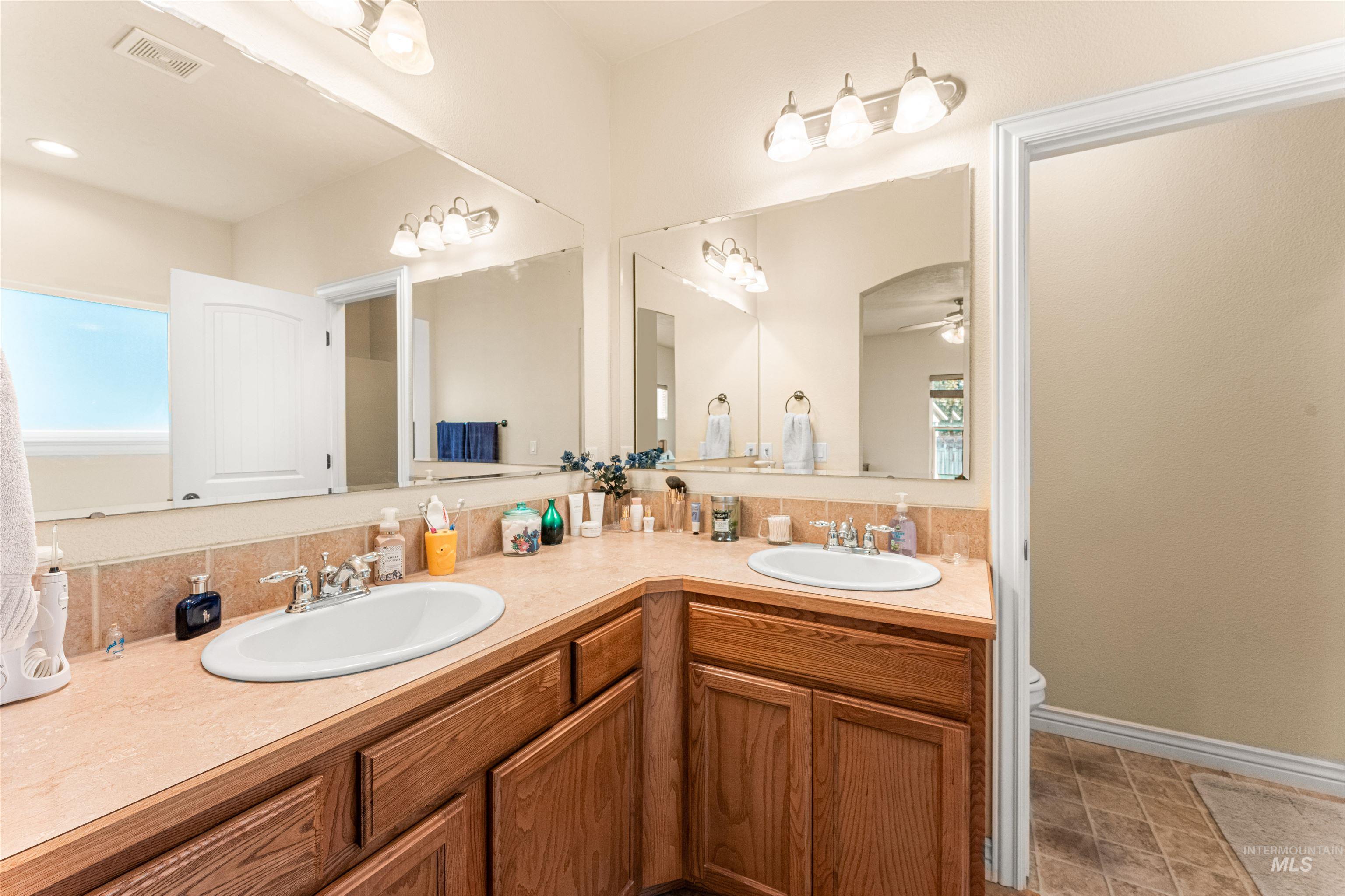 10756 Cocoon Ct. Property Photo 16