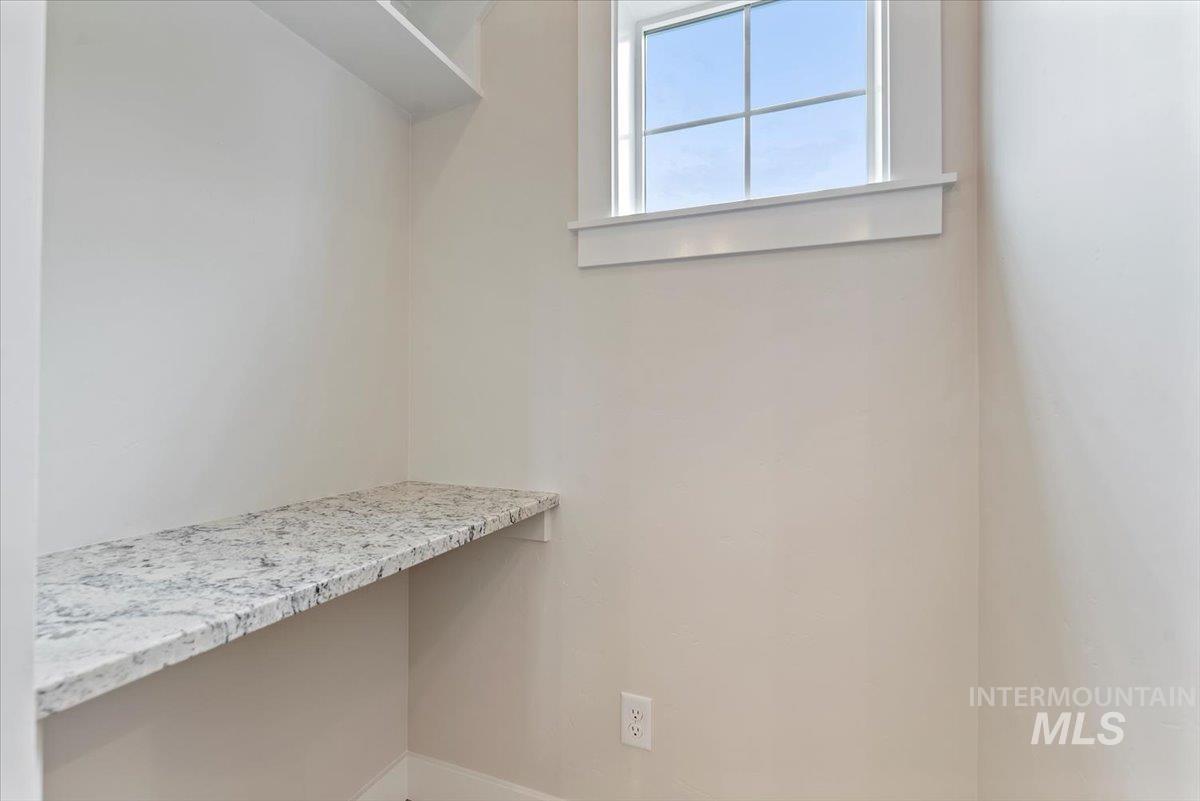 10061/10063 W Mcmillan Rd Property Photo 24