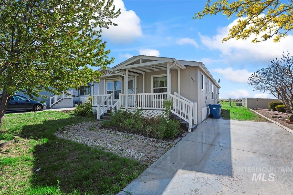 8433 Blue Heaven Ln Property Photo 1