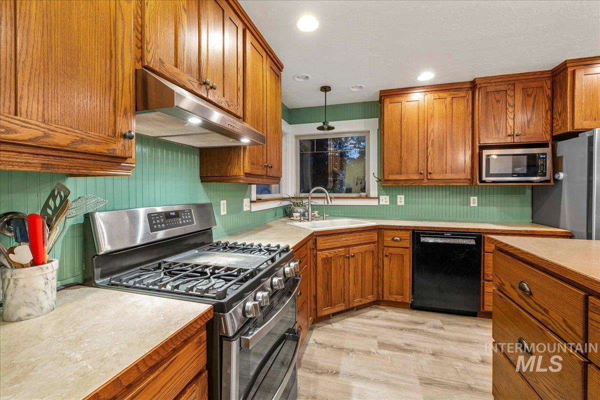 6712 Stagecoach Property Photo 5