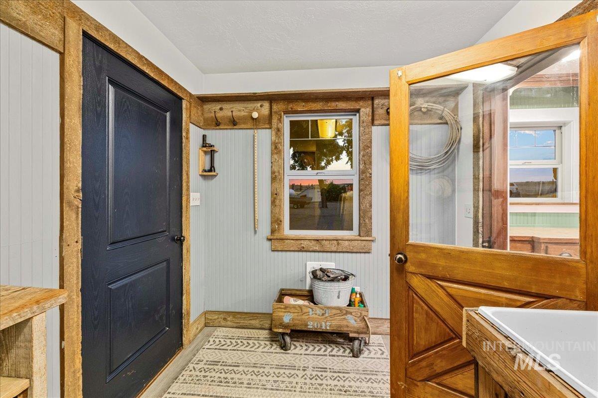 6712 Stagecoach Property Photo 8