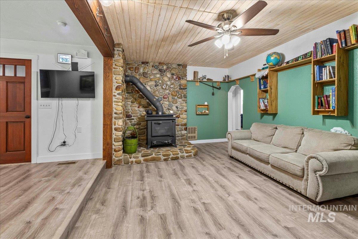 6712 Stagecoach Property Photo 9