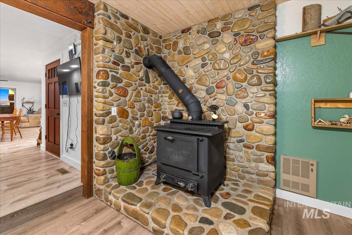 6712 Stagecoach Property Photo 10