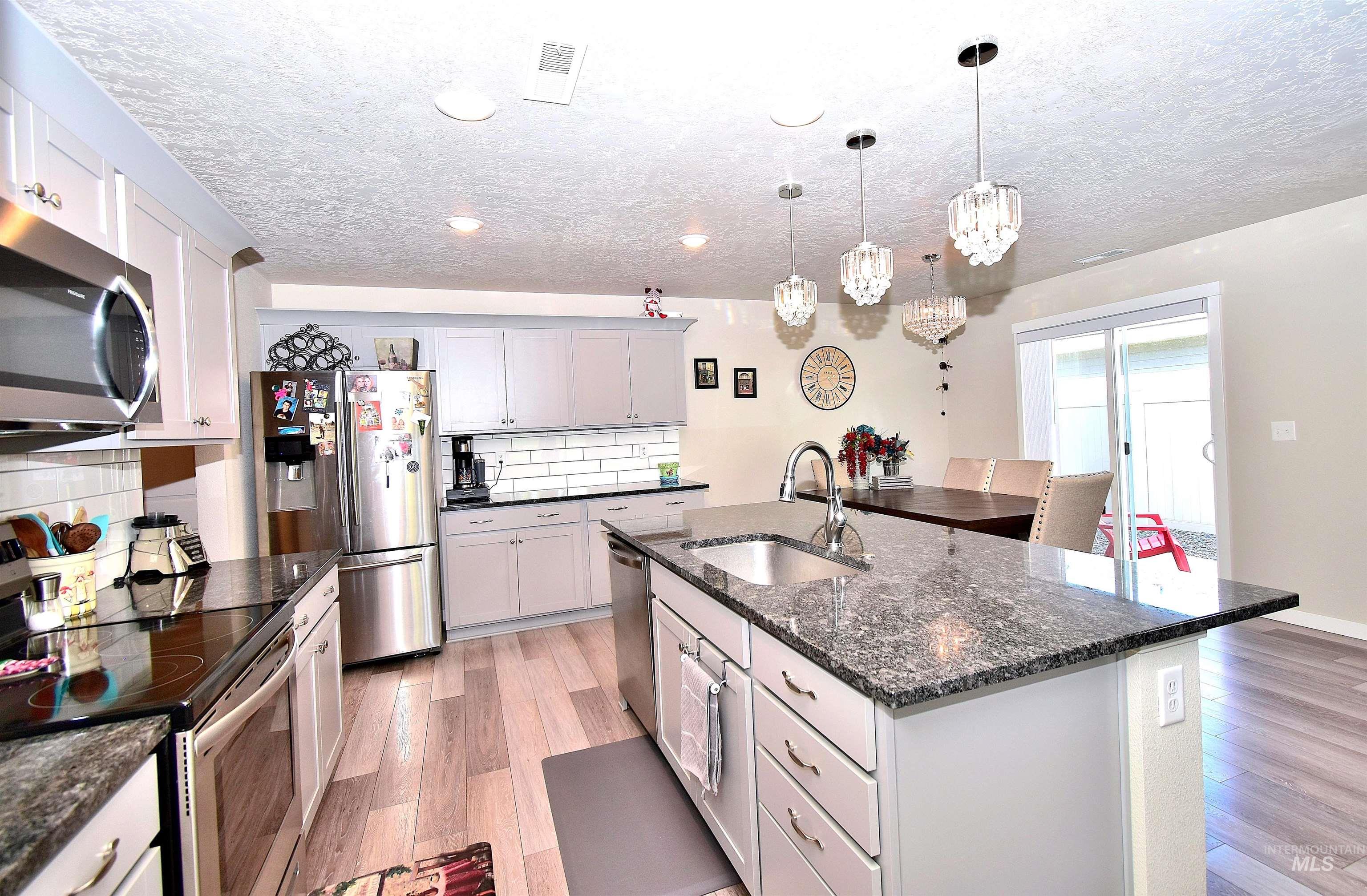 7622 S Sea Breeze Way Property Photo 12