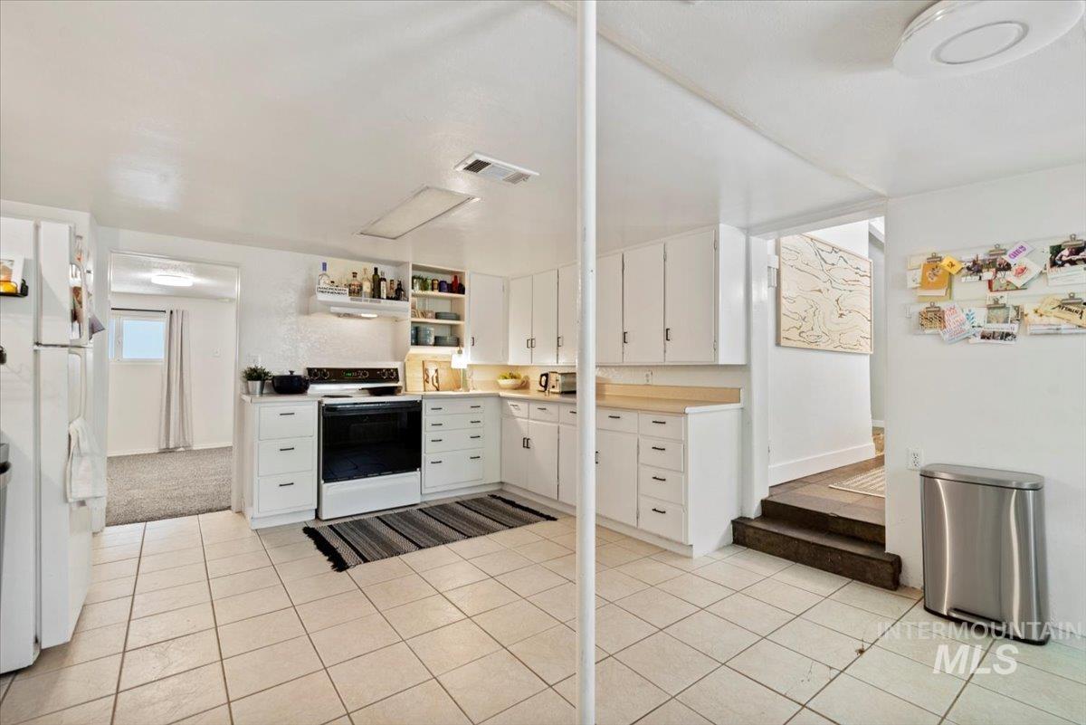 3012 N Tamarack Drive Property Photo 3