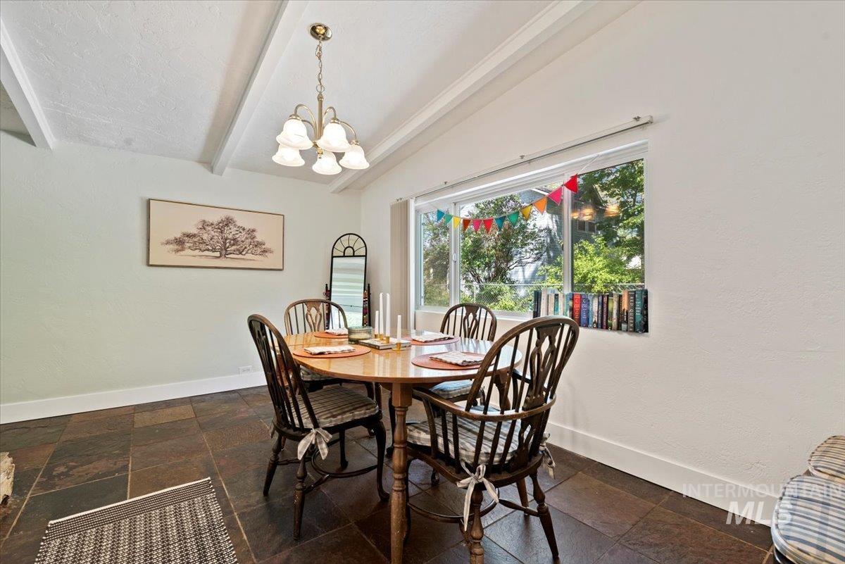 3012 N Tamarack Drive Property Photo 4