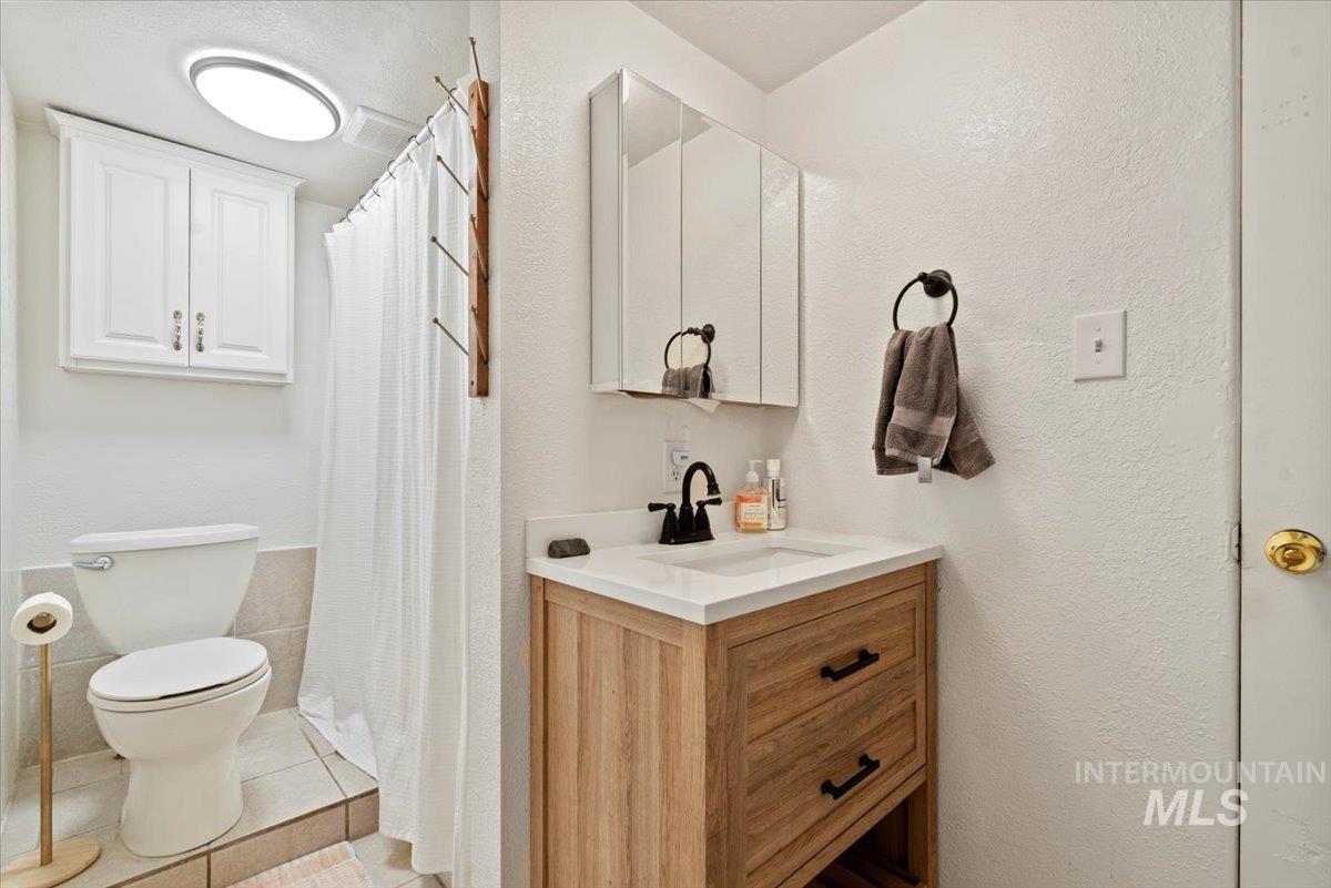 3012 N Tamarack Drive Property Photo 15