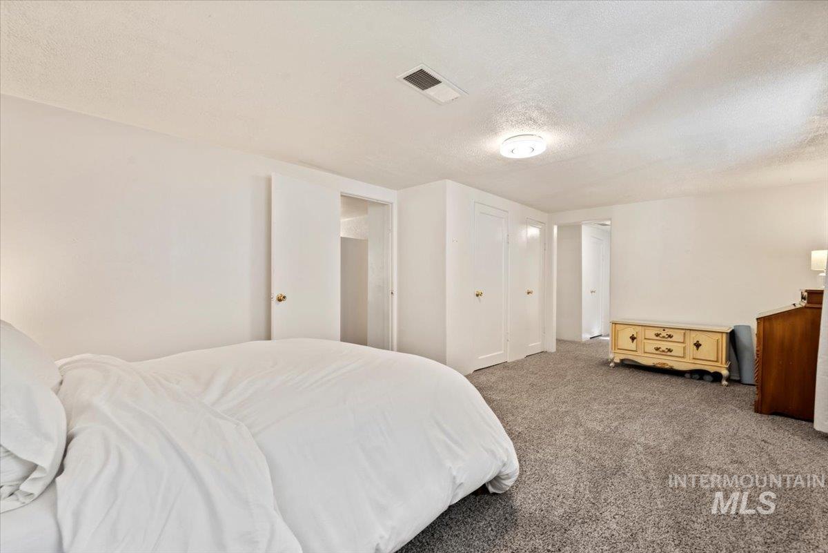 3012 N Tamarack Drive Property Photo 17