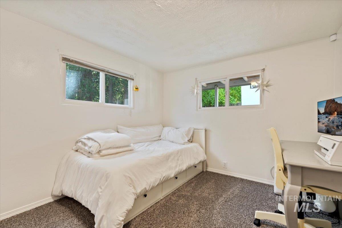 3012 N Tamarack Drive Property Photo 18