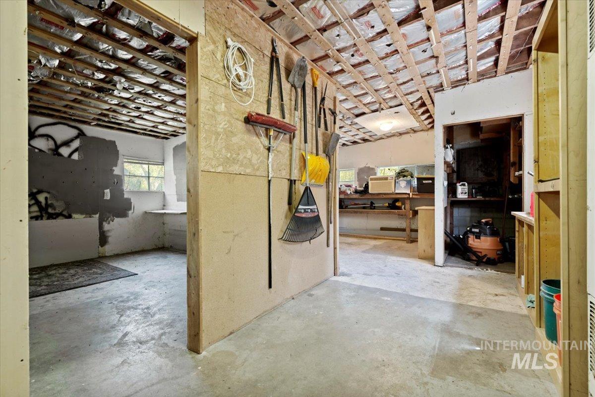 3012 N Tamarack Drive Property Photo 24