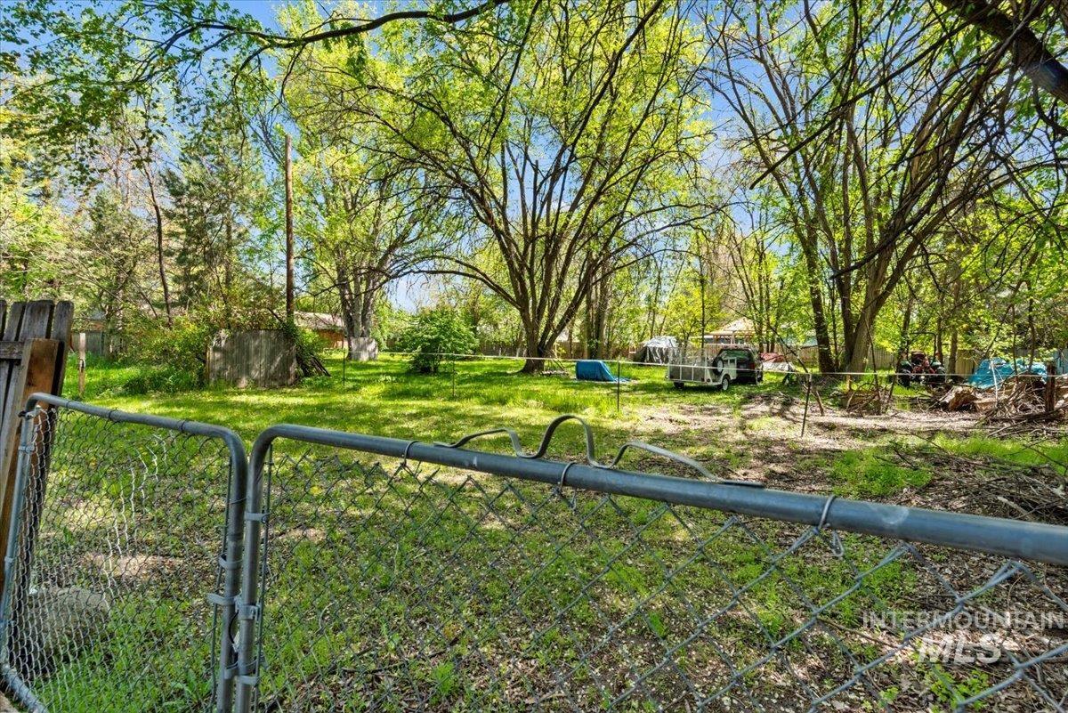 3012 N Tamarack Drive Property Photo 27