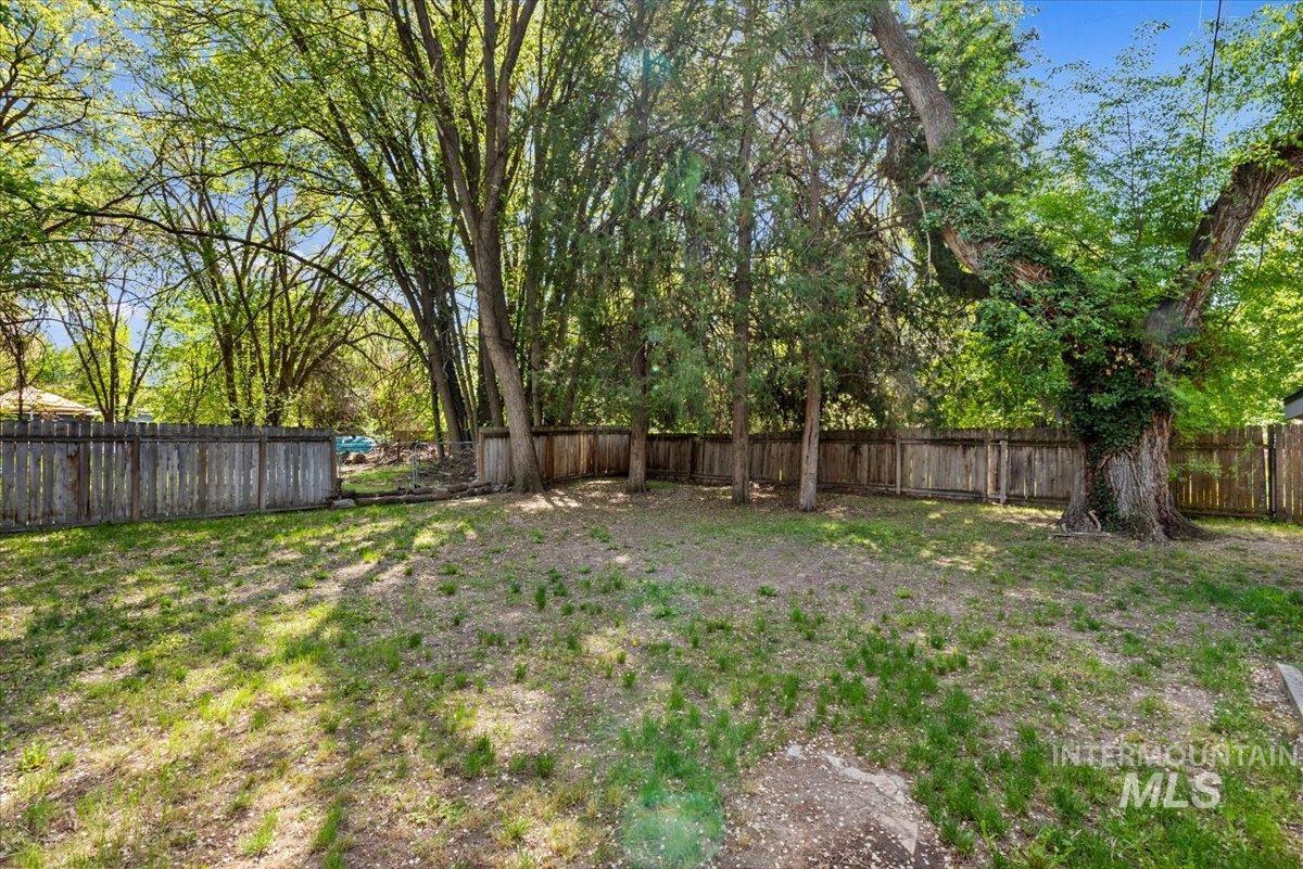 3012 N Tamarack Drive Property Photo 28