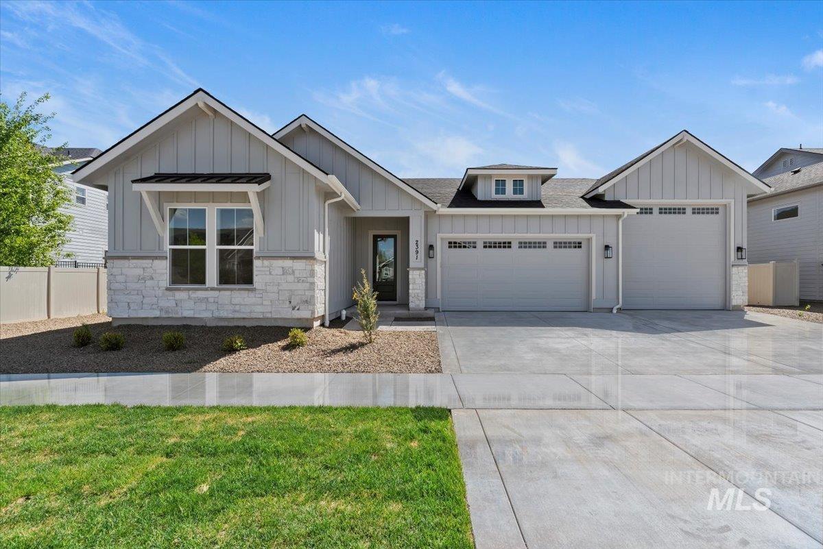 2391 E Snocreek Drive Property Photo 1