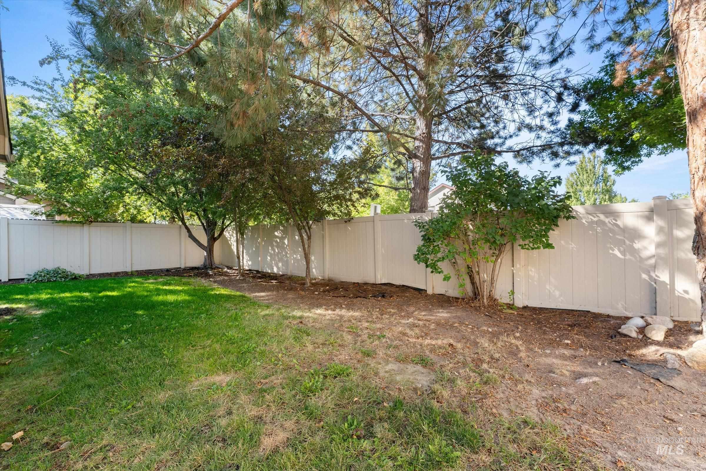 854 E Old Saybrook Ln Property Photo 23