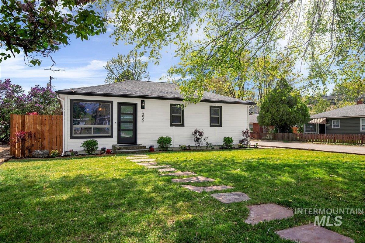 1309 W Melrose Street Property Photo 1