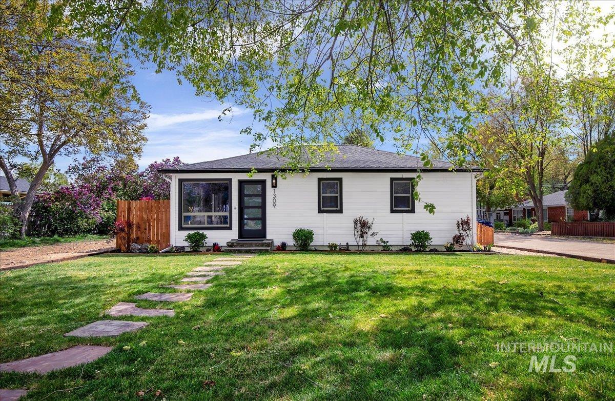 1309 W Melrose Street Property Photo 2