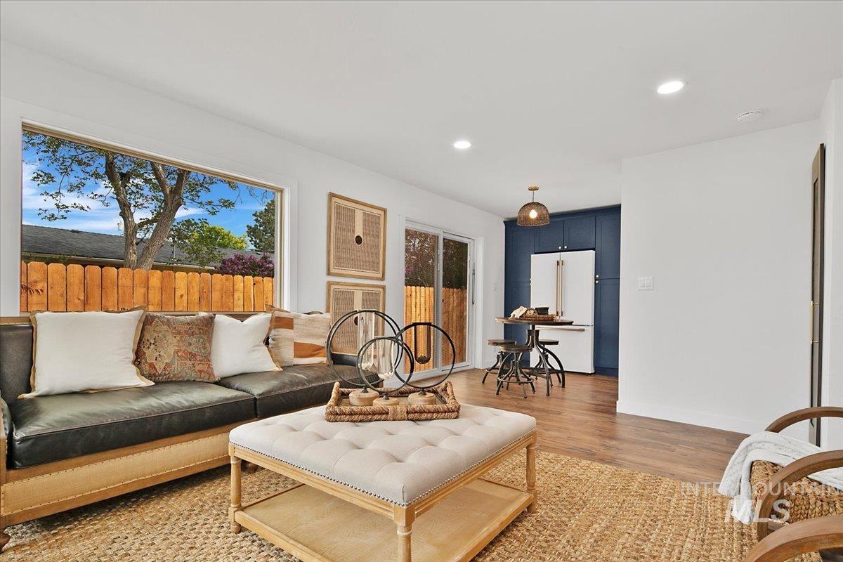 1309 W Melrose Street Property Photo 10