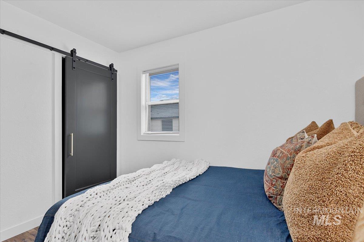 1309 W Melrose Street Property Photo 28