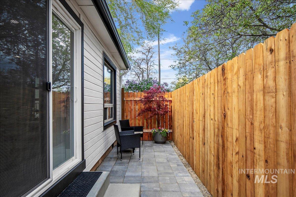 1309 W Melrose Street Property Photo 32