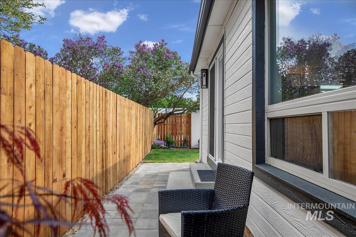 1309 W Melrose Street Property Photo 34