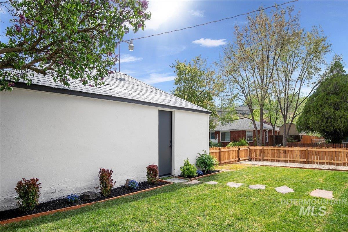 1309 W Melrose Street Property Photo 39