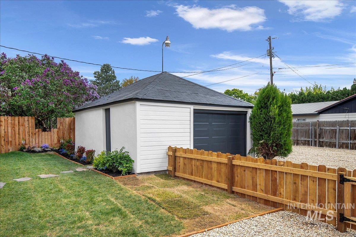1309 W Melrose Street Property Photo 41