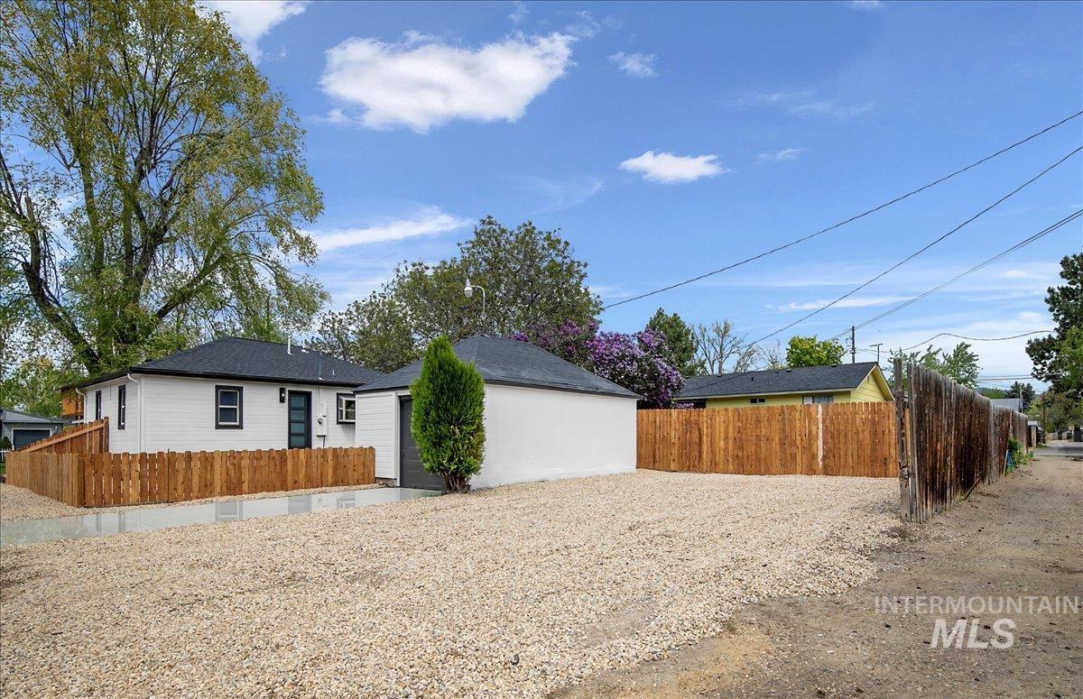 1309 W Melrose Street Property Photo 43