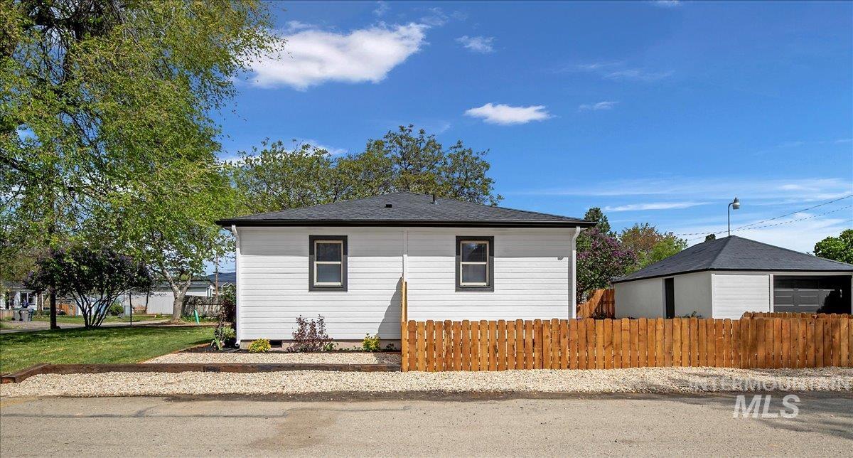1309 W Melrose Street Property Photo 45