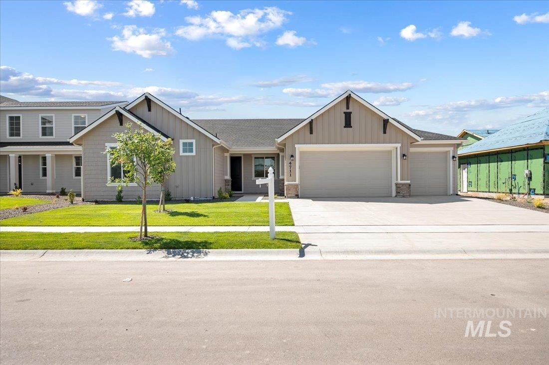 4711 E Pondera Dr Property Photo 1