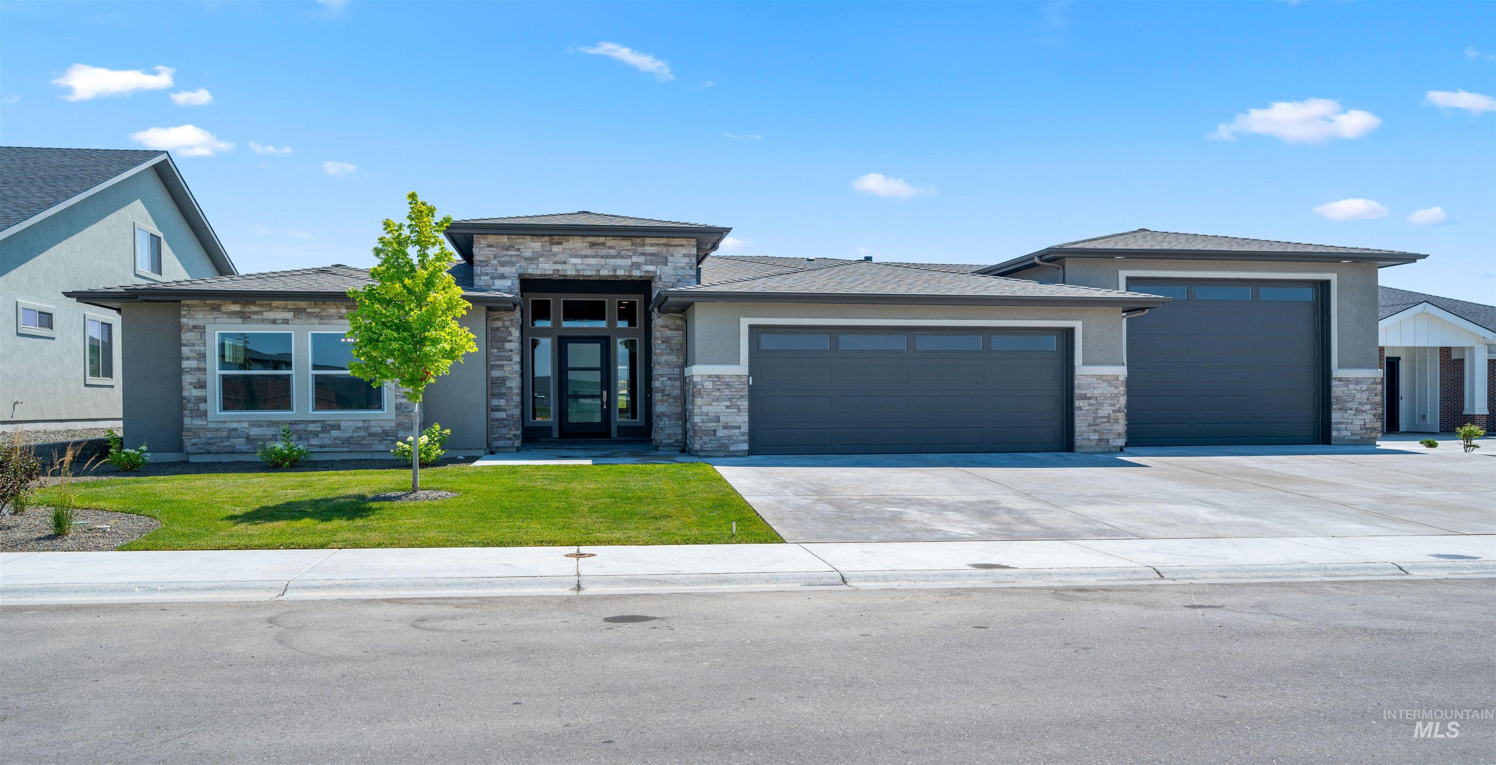 132 E Heliotrope Drive Property Photo 1