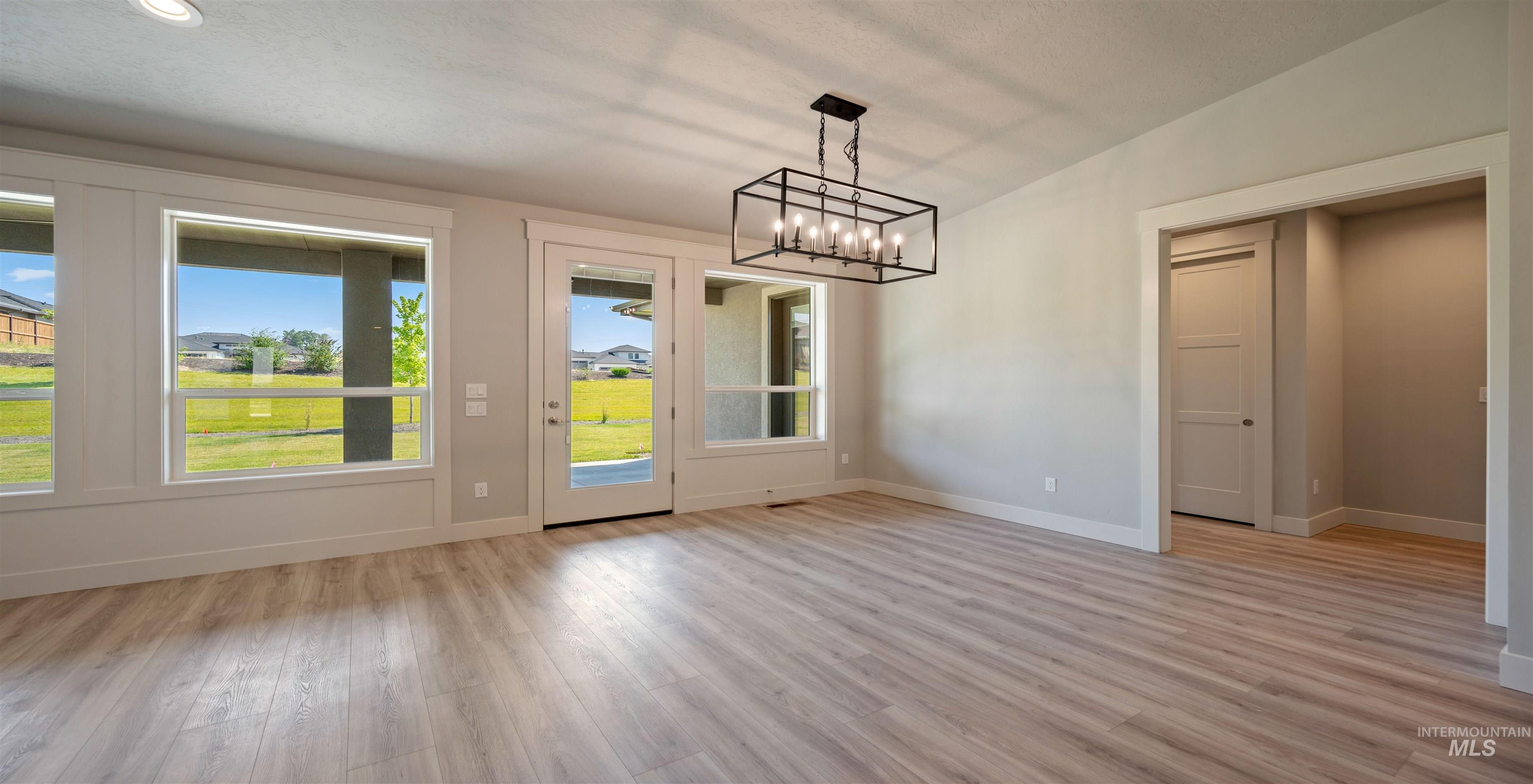 132 E Heliotrope Drive Property Photo 12