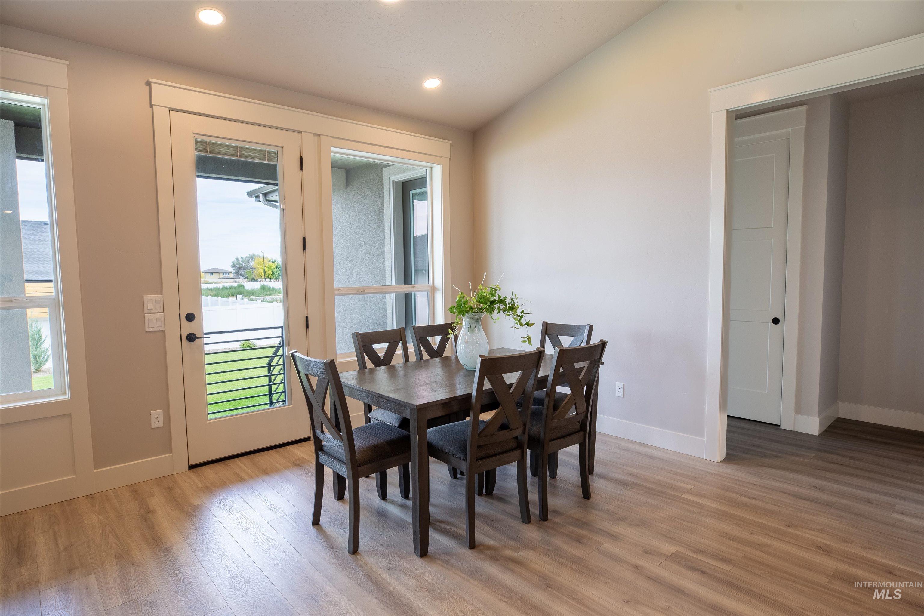 132 E Heliotrope Drive Property Photo 15