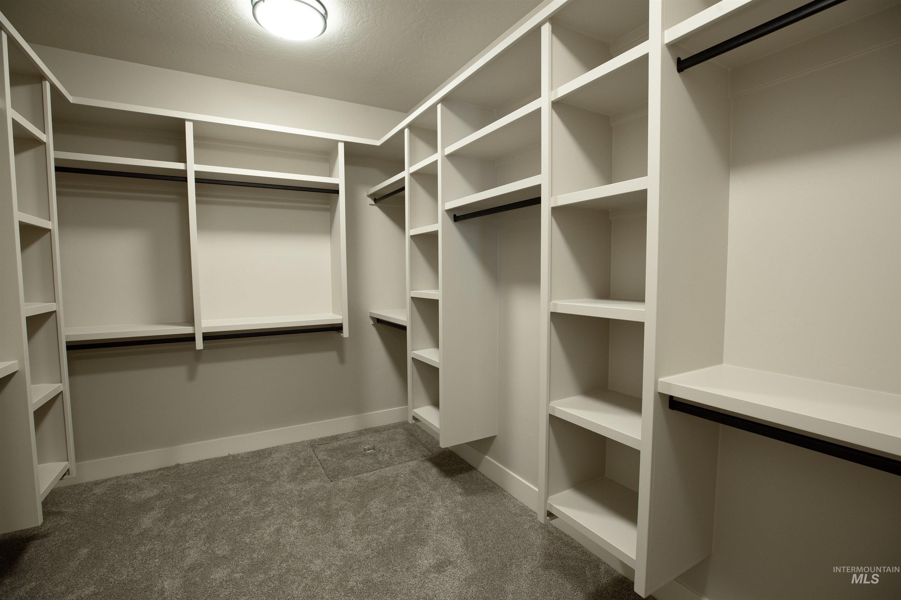 132 E Heliotrope Drive Property Photo 19