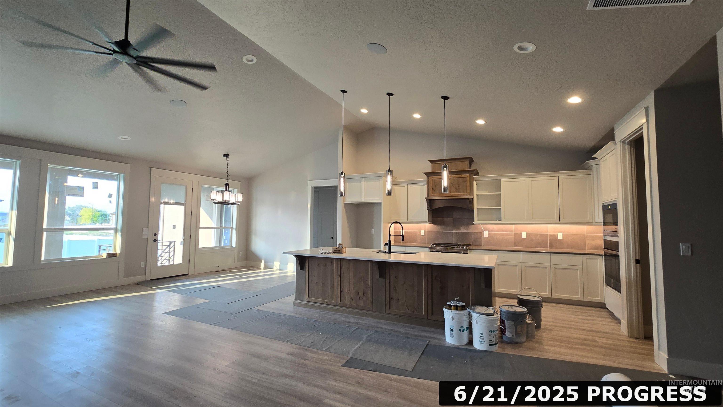 132 E Heliotrope Drive Property Photo 27