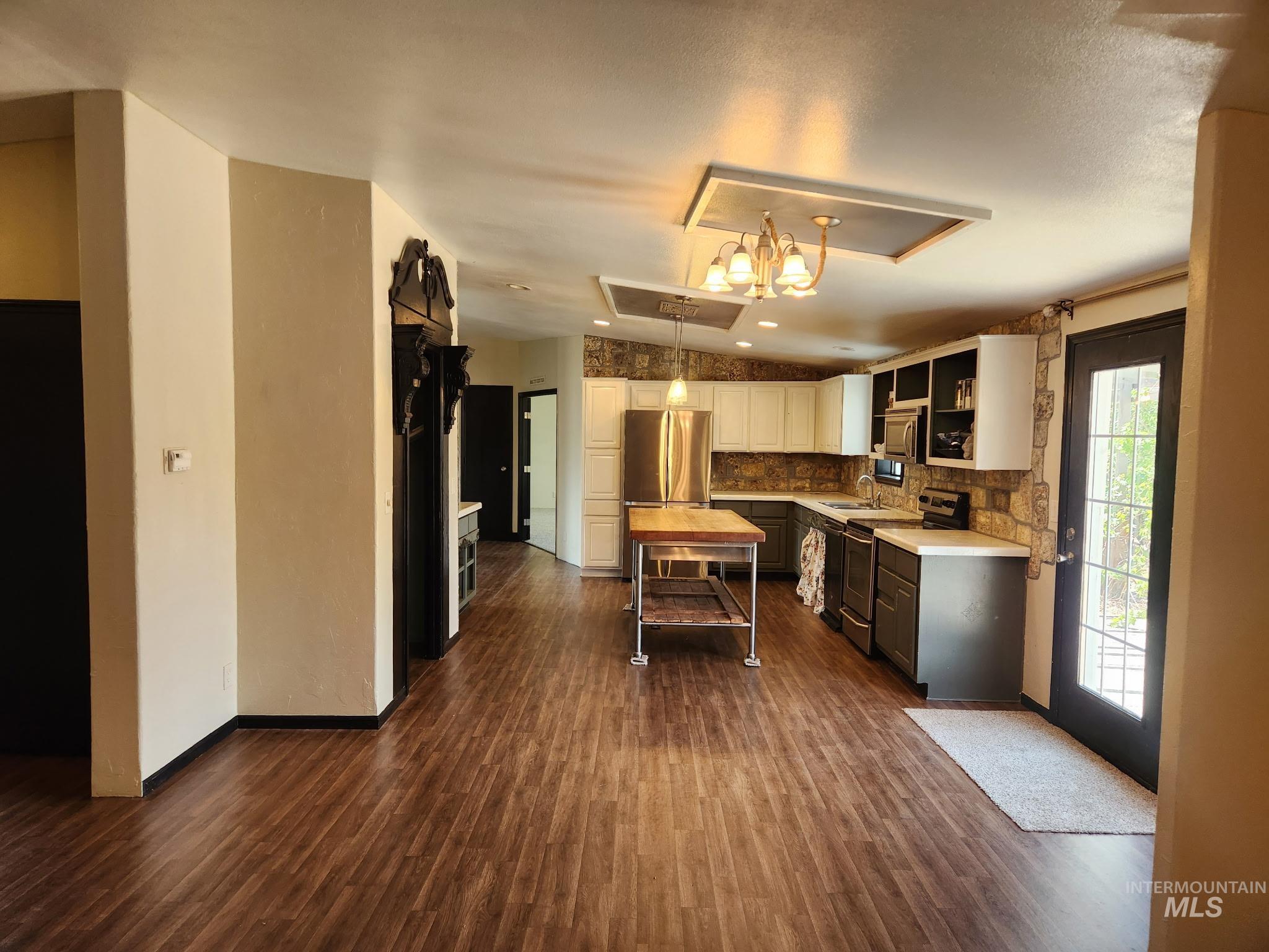 2476 S 1100 E Property Photo 9