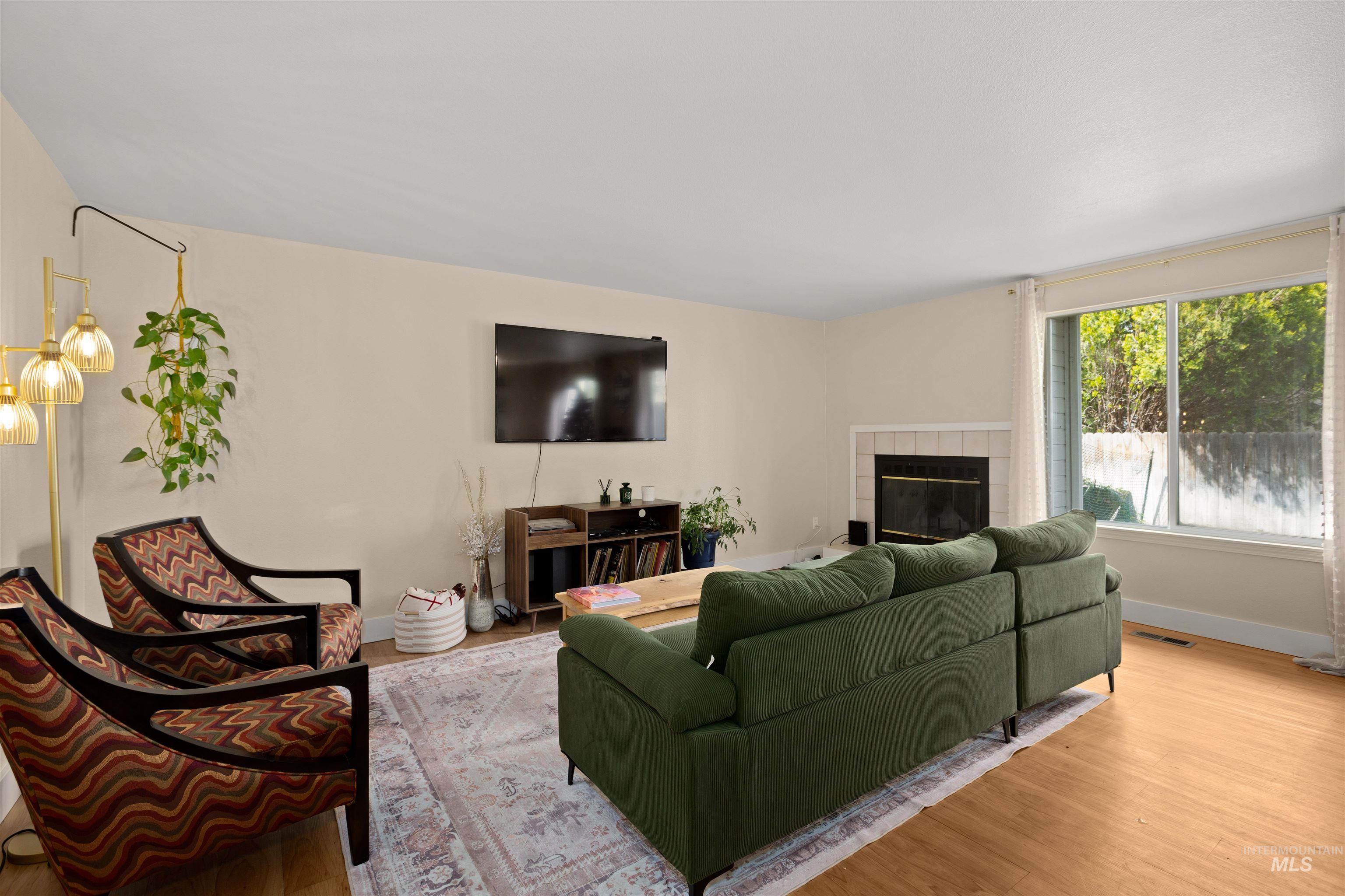 362 E Elwood Lane Property Photo 6