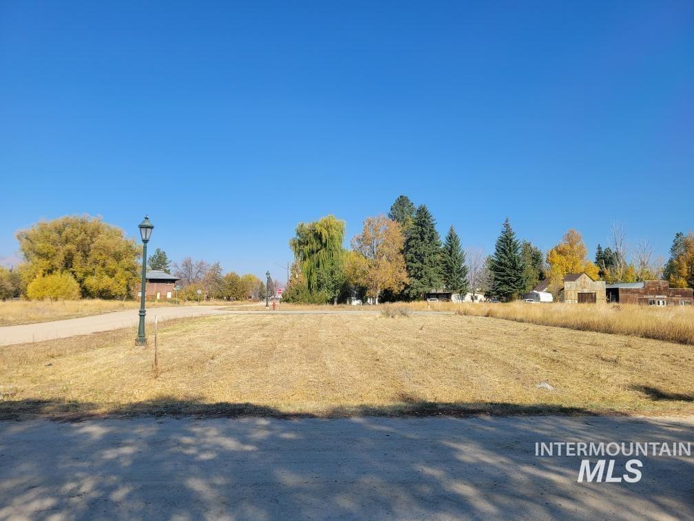 201 E Spruce Ave Property Photo