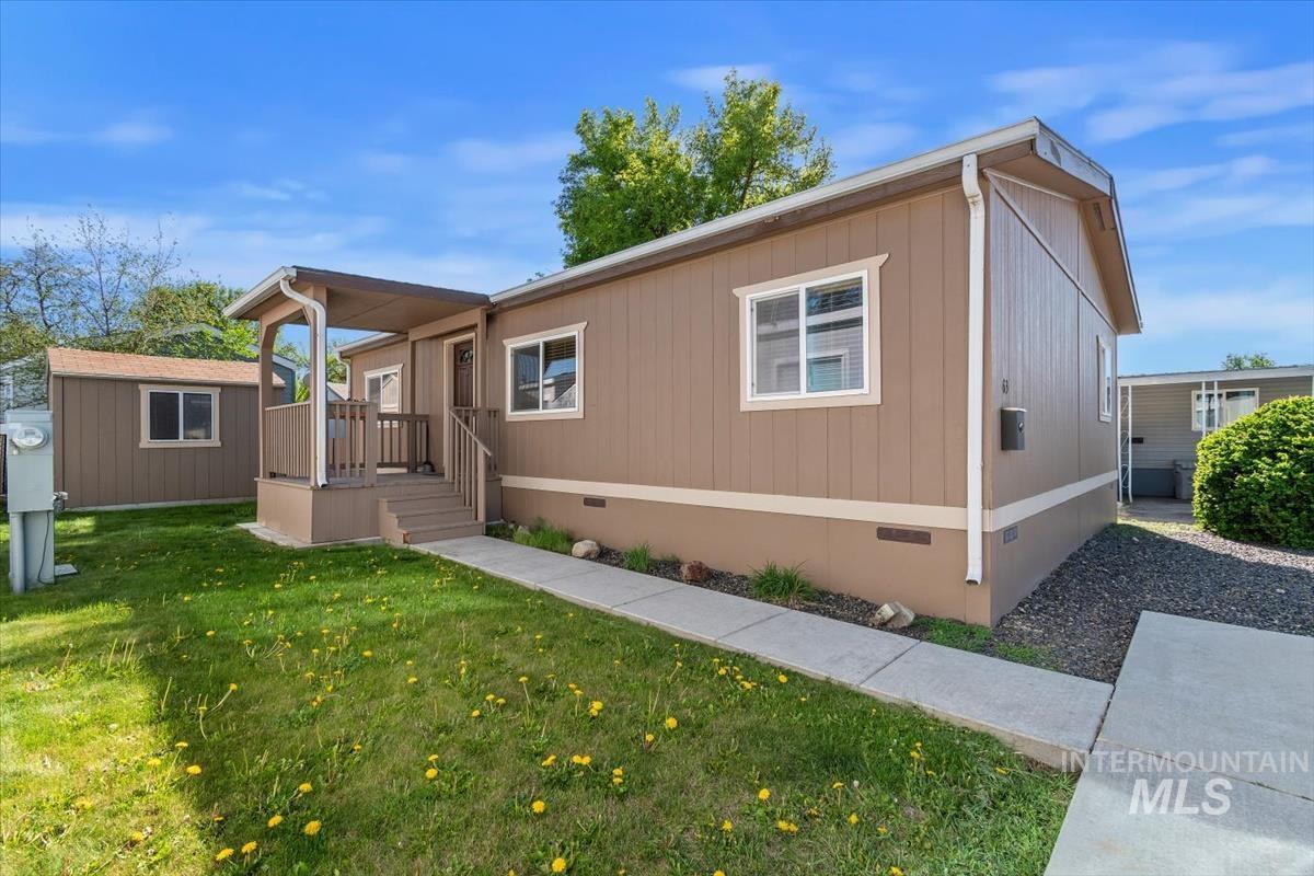 2401 S Owyhee St Property Photo 1