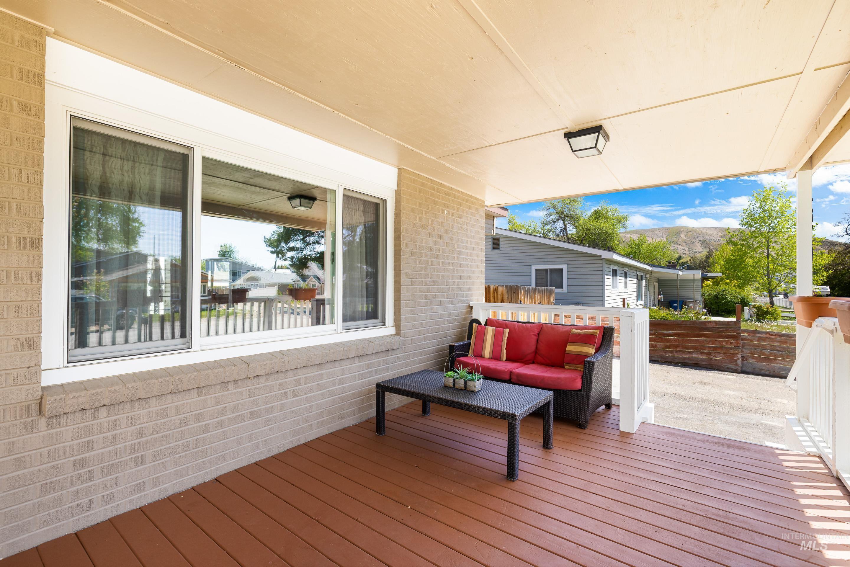 3510 W Lassen Property Photo 2