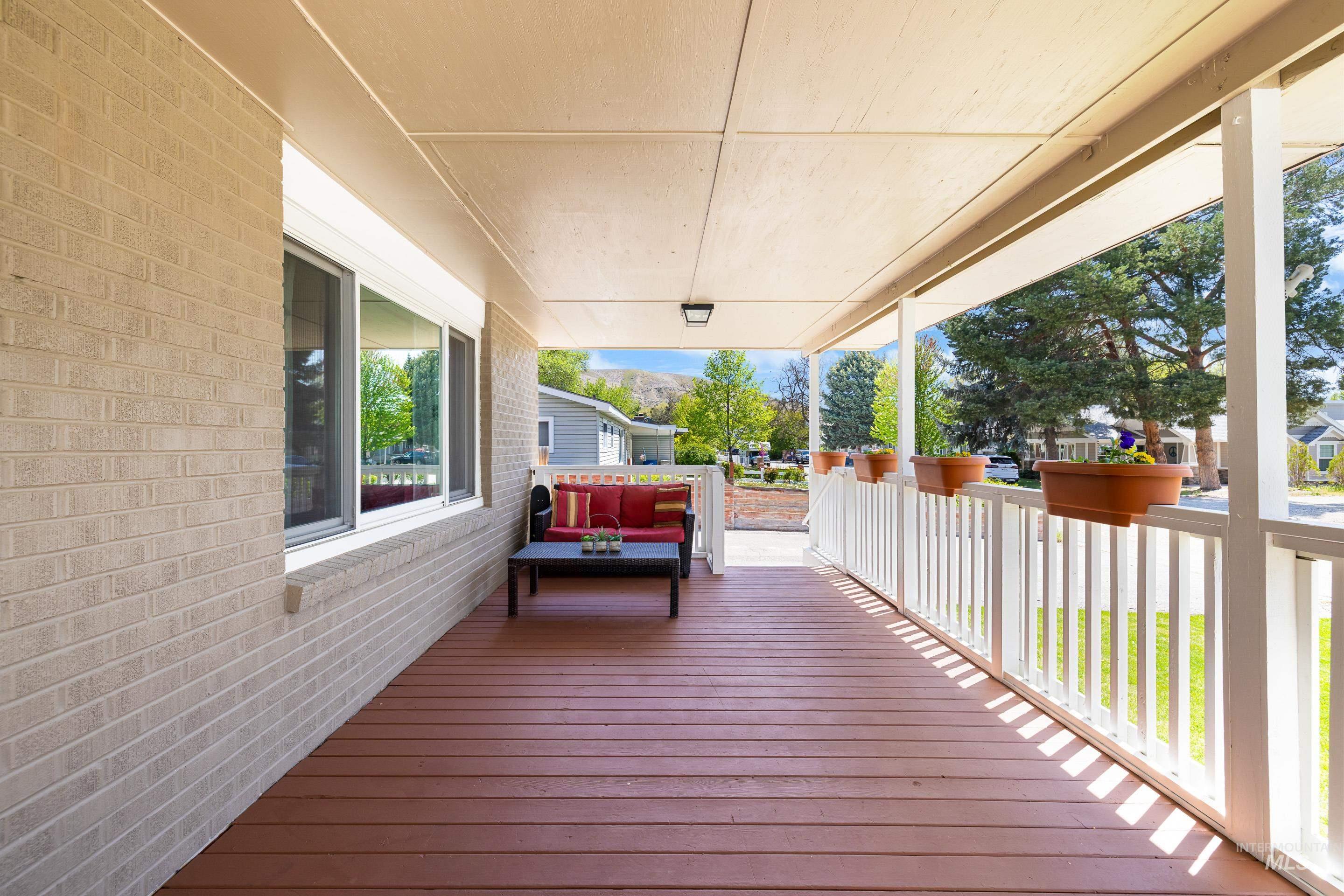 3510 W Lassen Property Photo 4
