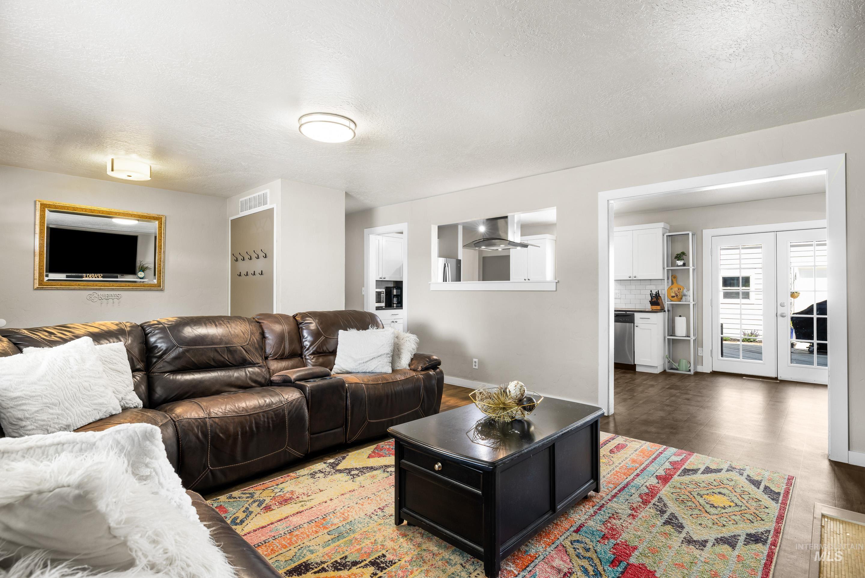 3510 W Lassen Property Photo 6