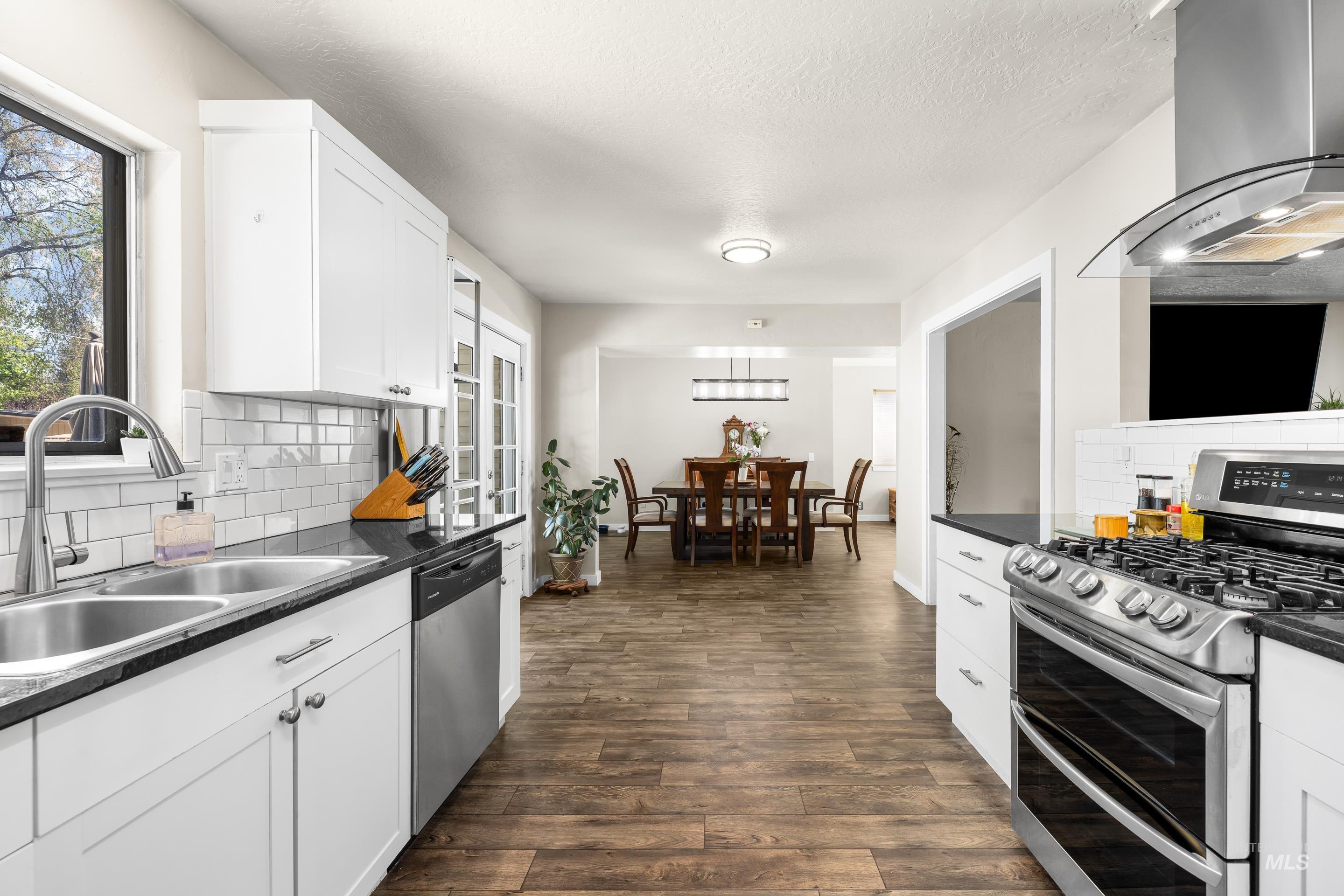 3510 W Lassen Property Photo 13