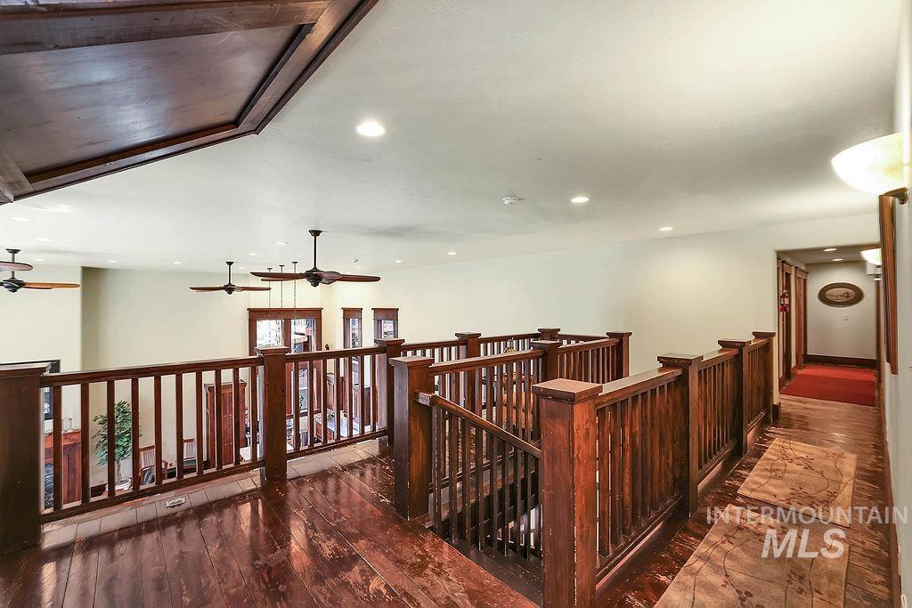 925 Conifer St Property Photo 23