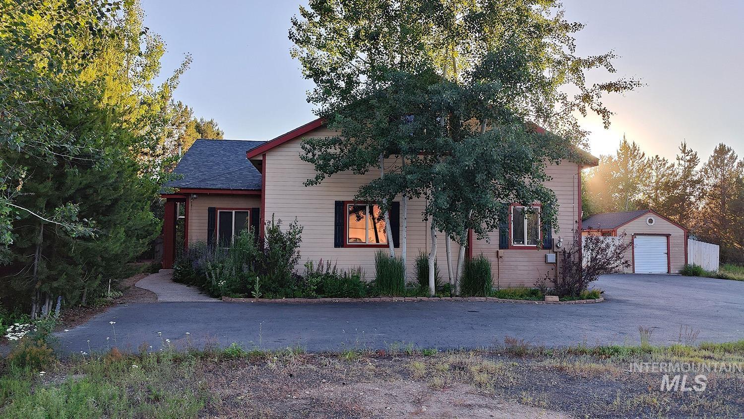 12931 Red Fir Rd Property Photo