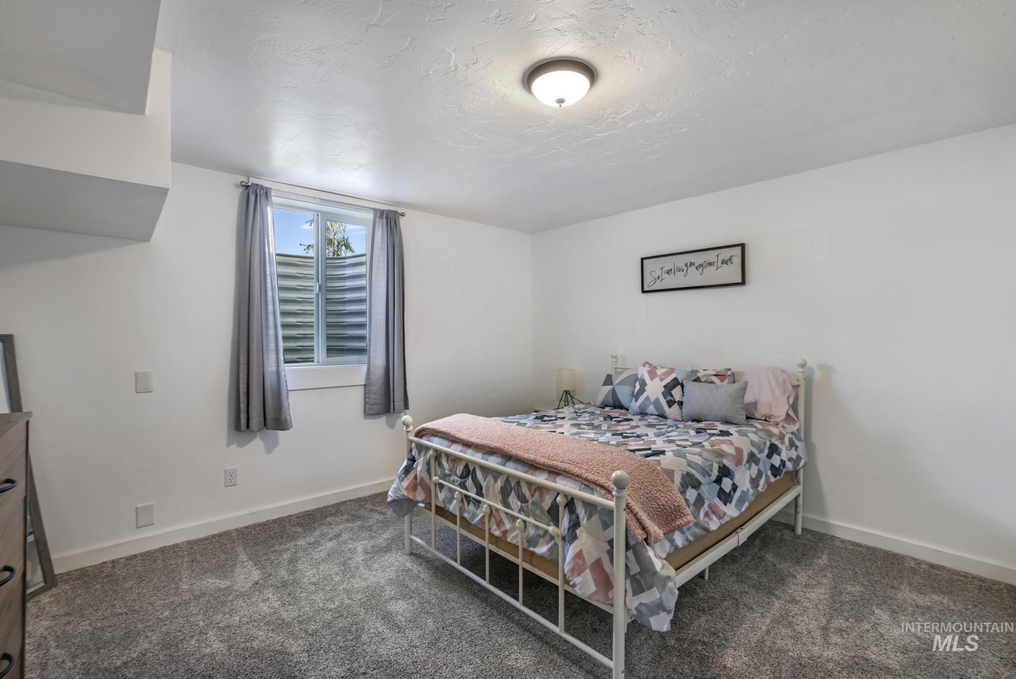 294 S 100 W Property Photo 13