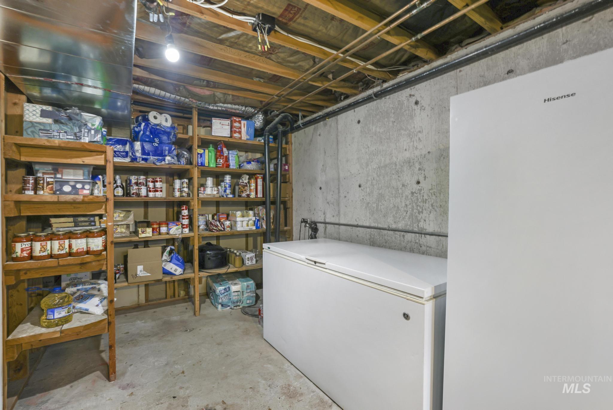 294 S 100 W Property Photo 17
