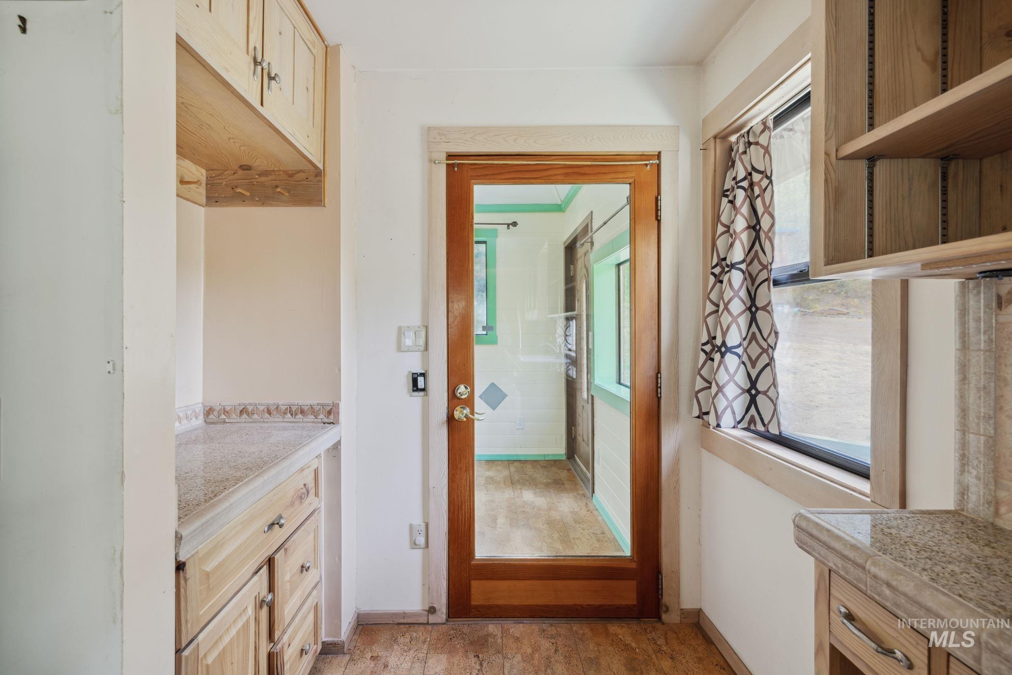 5 Seybold Ln Property Photo 6