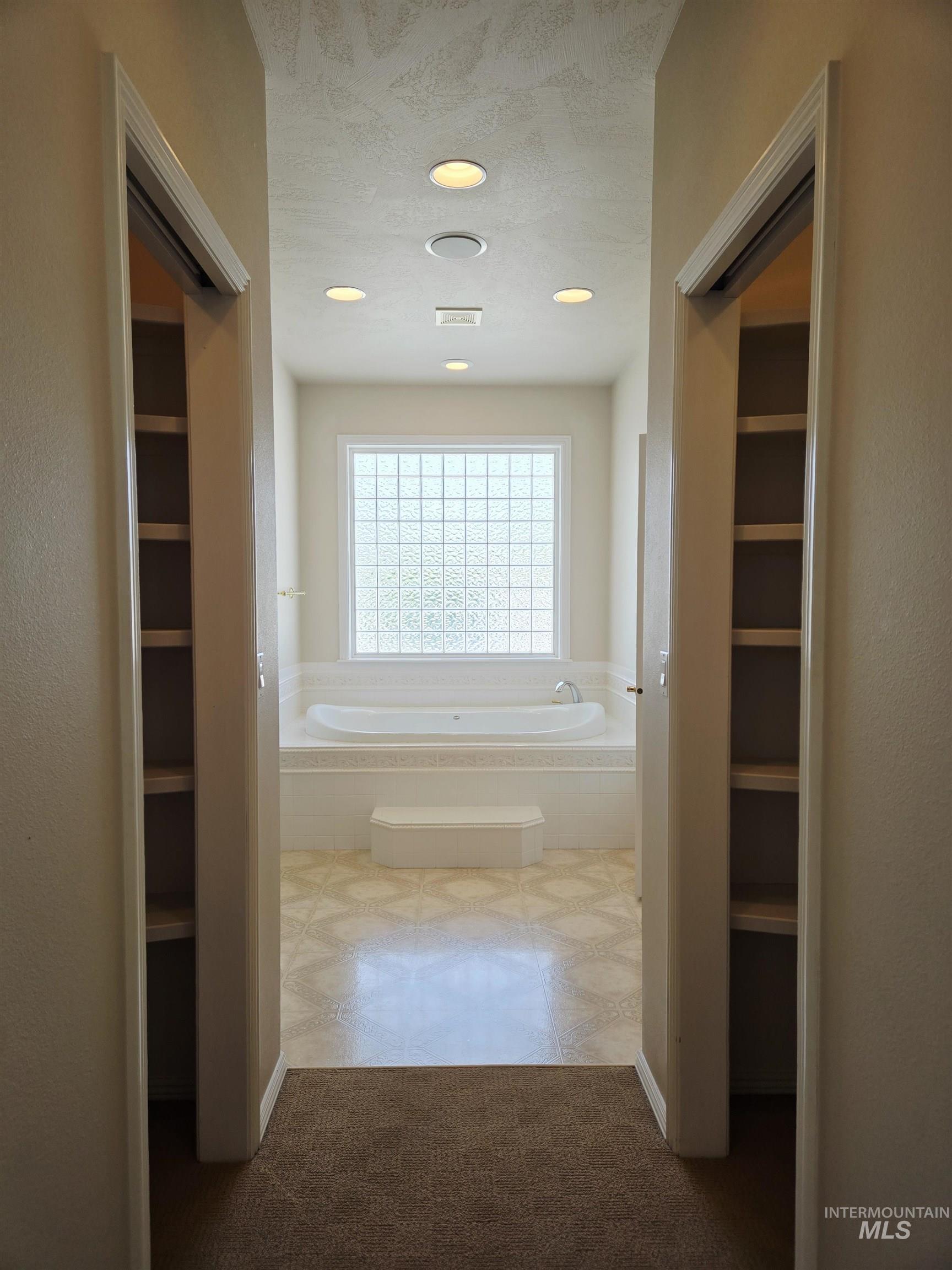1203 Tara Ct Property Photo 24