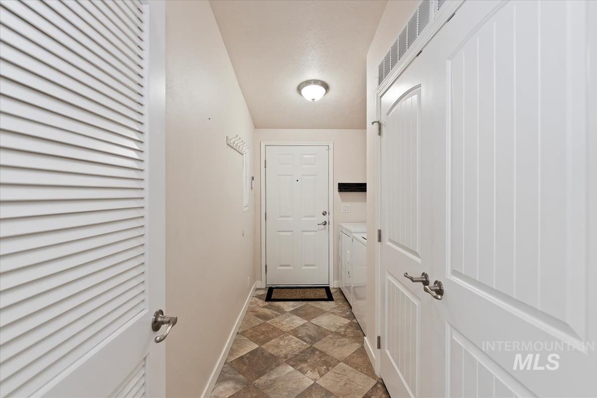 2187 E Blue Lake Ln Property Photo 2